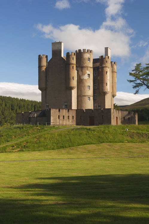 ballindalloch castle